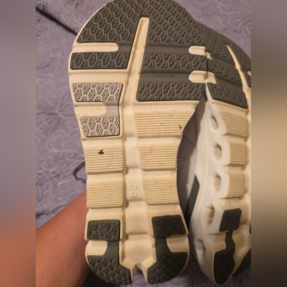 On Cloudrunner 2 - Picture 12 of 13